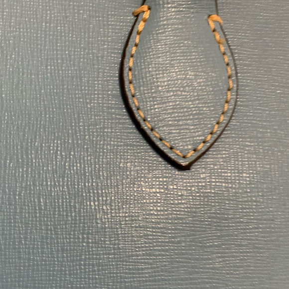 NWT Dooney & Bourke Blue Leather Satchel Bag with a Dust Bag. 10 x 11.5 x 5 “ - Picture 6 of 11